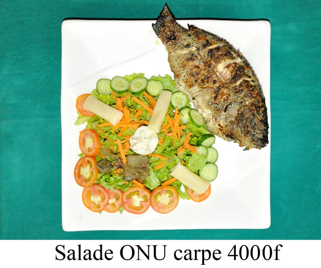 Salade ONU avec carpe
