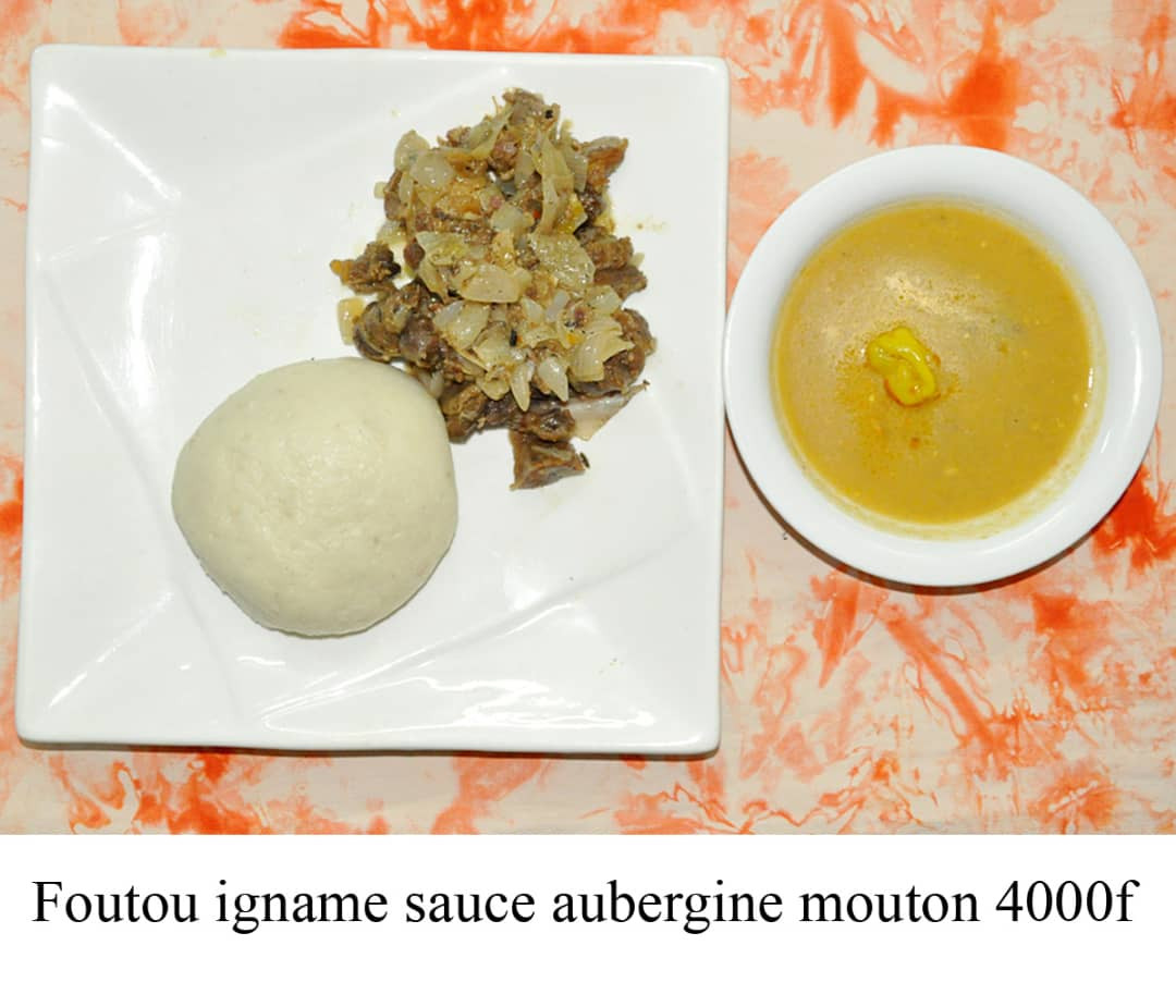 Foutou igname sauce aubergine mouton